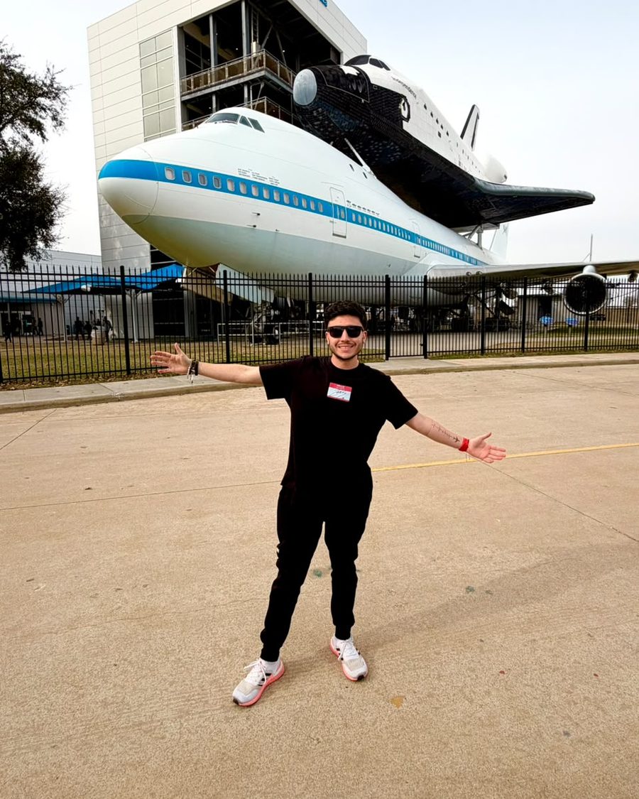 ZANK frente al transbordador espacial y el Boeing 747 de la NASA